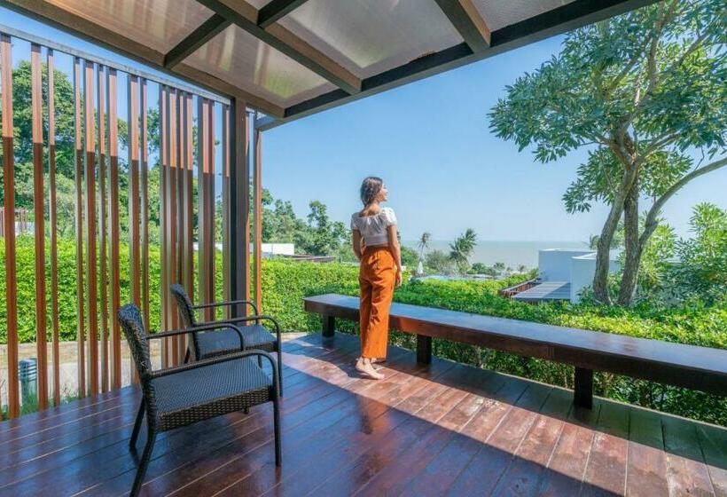 سوییت با چشم‌انداز استخر, Seanery Beach Resort