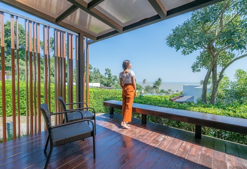 سوییت با چشم‌انداز دریا, Seanery Beach Resort
