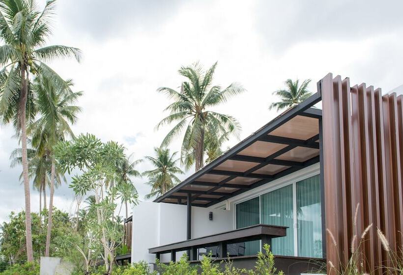سوییت با چشم‌انداز دریا, Seanery Beach Resort