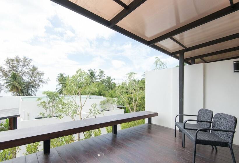 سوییت با چشم‌انداز دریا, Seanery Beach Resort