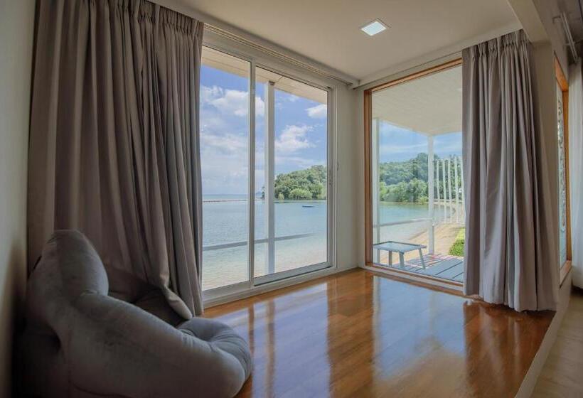 اتاق لوکس با چشم‌انداز دریا, Seashell Village Resort