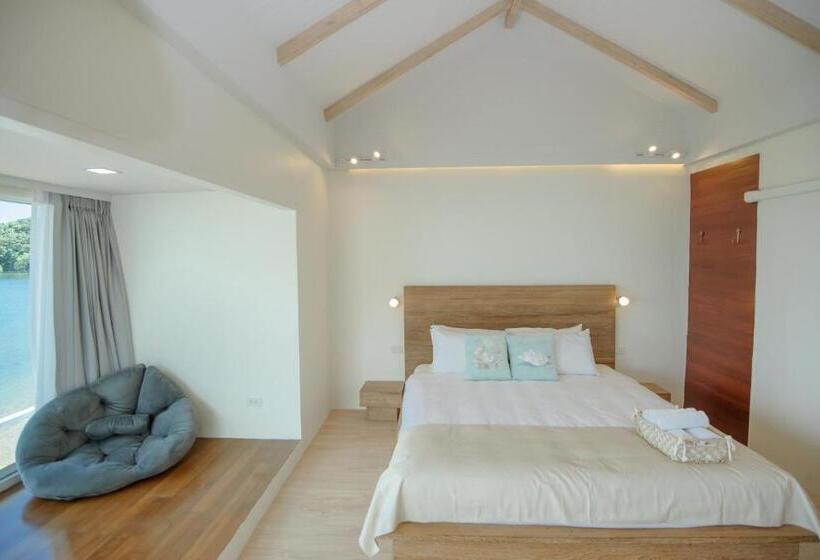اتاق لوکس با چشم‌انداز دریا, Seashell Village Resort