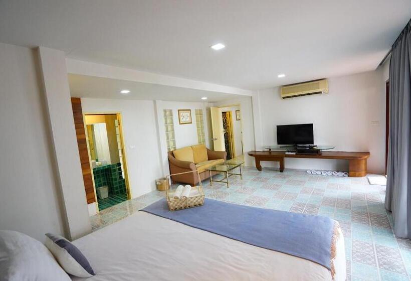اتاق استاندارد چهار تخته با چشم‌انداز دریا, Seashell Village Resort