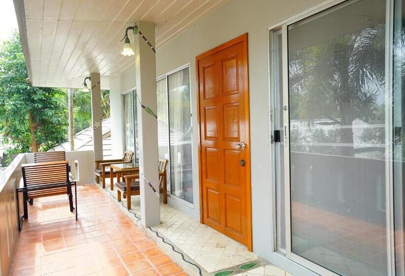 اتاق استاندارد چهار تخته با چشم‌انداز دریا, Seashell Village Resort
