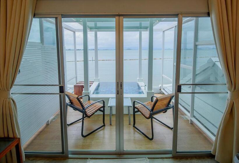 سوییت جونیور با چشم‌انداز دریا, Seashell Village Resort