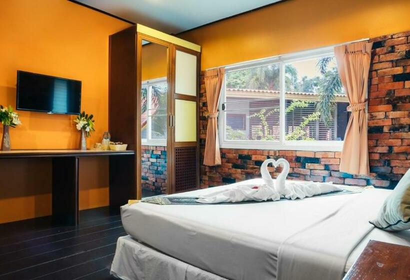 Бунгало Deluxe, Adang Island Resort