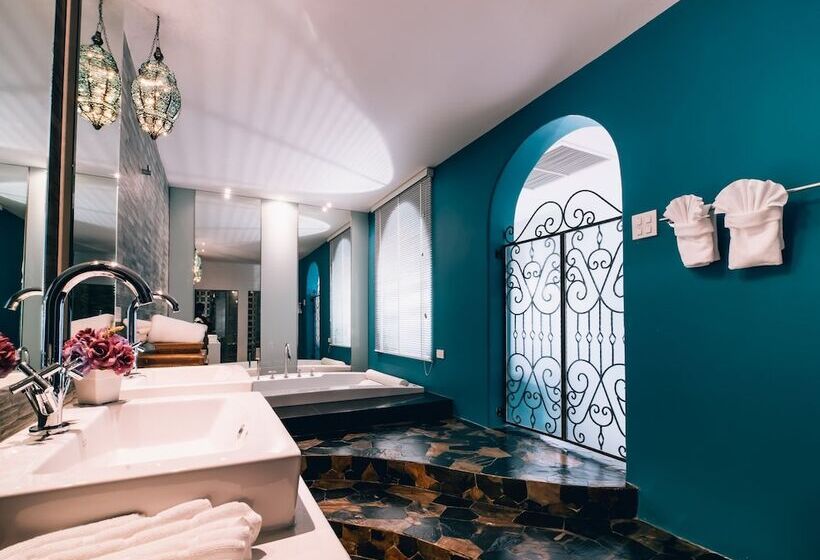 اتاق لوکس, Monkey House