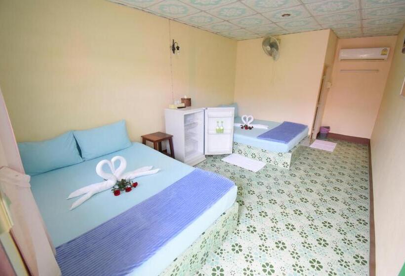 اتاق استاندارد چهار تخته, Mukda Guesthouse