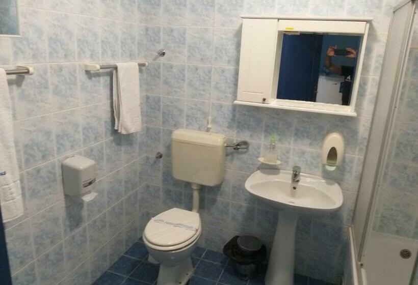 إستوديو قياسى, Garni Hotel Lupus