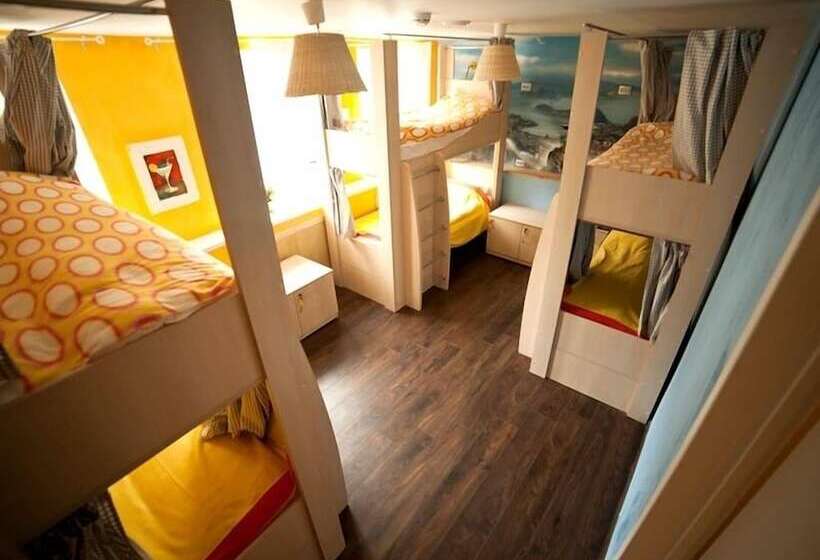 공동 객실, Smile Hostel