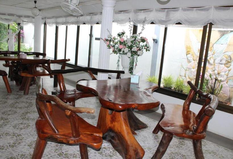 Семейный Номер Вид на Сад, White Elephant Resort