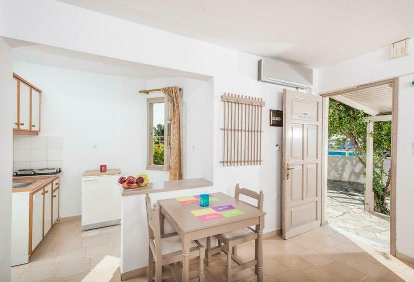 استودیوی استاندارد, Panorama Seaview Studios & Apartments