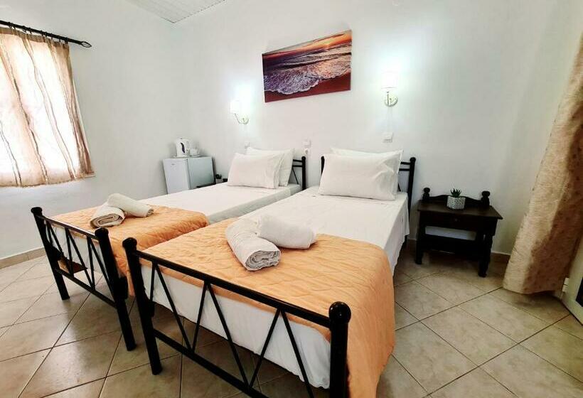 标准间, Avra Rooms