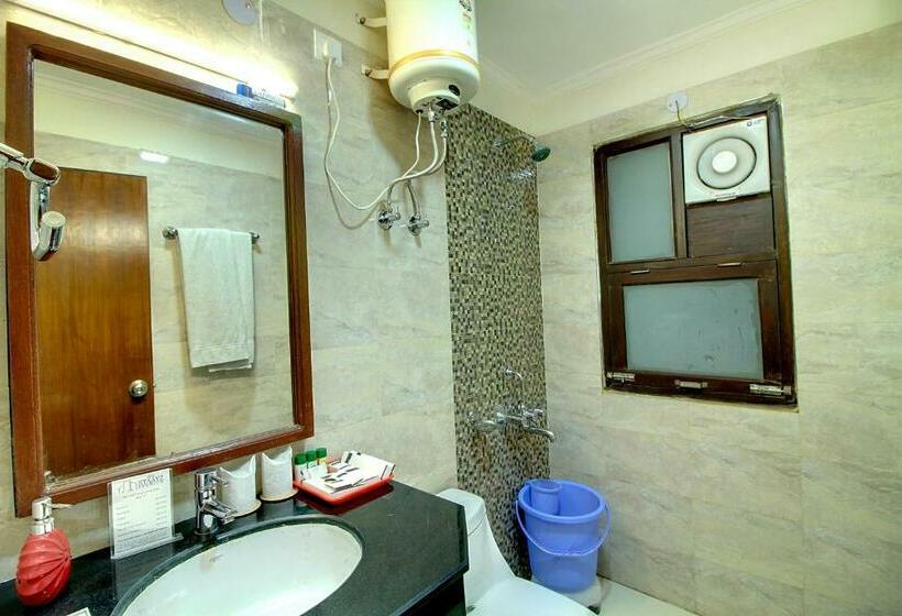 Quarto Deluxe Individual, Staayz Premium Gurgaon