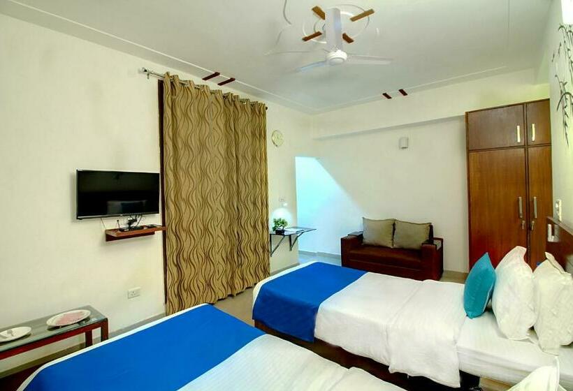 Quarto Deluxe, Staayz Premium Gurgaon