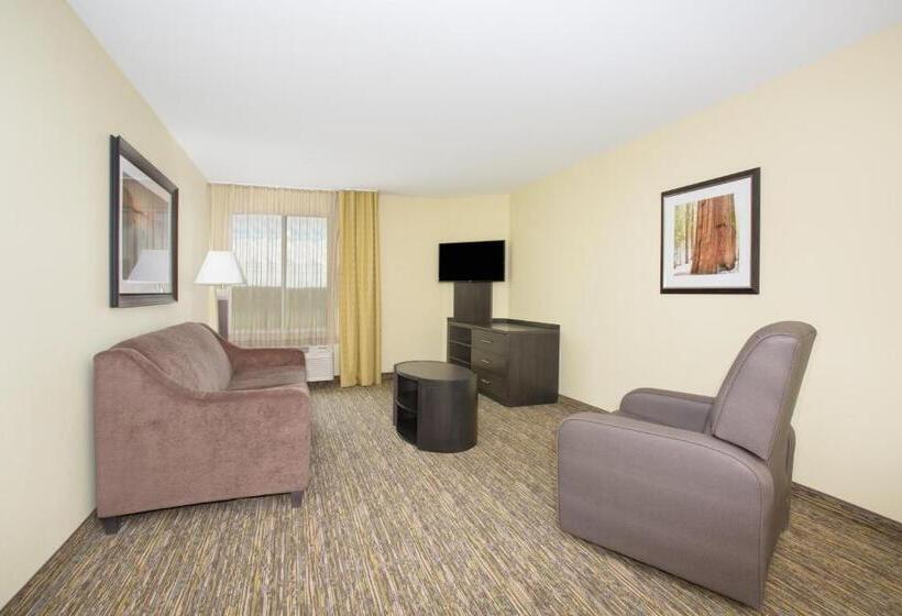 Люкс Кровать Кинг, Candlewood Suites Longmont   Boulder Area, An Ihg