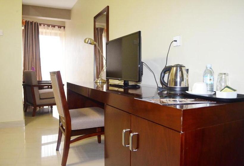 Standard Room, Hillside Plaza