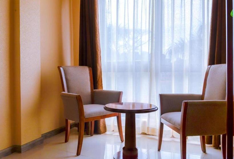 Deluxe Room, Hillside Plaza