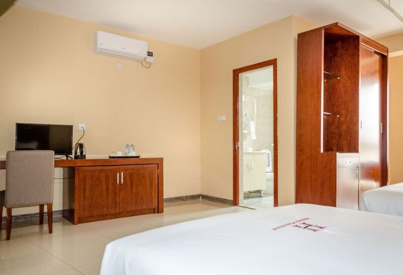 Deluxe Room, Hillside Plaza