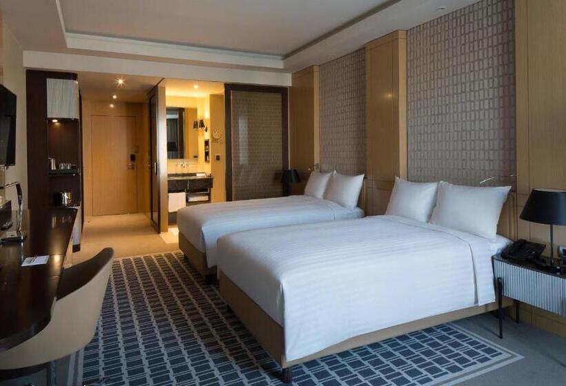 اتاق استاندارد با چشم‌انداز, Skopje Marriott