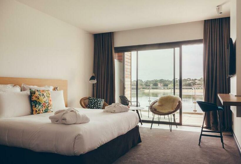 اتاق استاندارد با چشم‌انداز دریاچه, & Spa Villa Seren