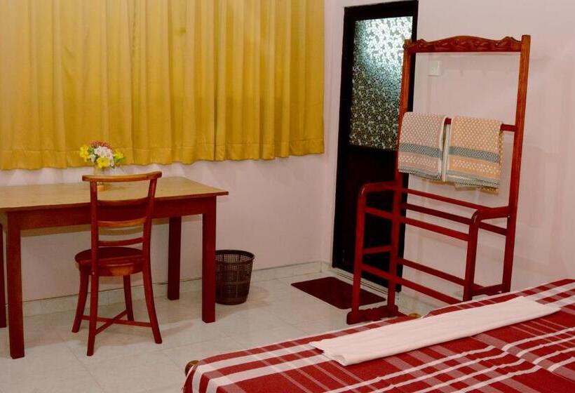 اتاق لوکس سه تخته, Sunny Lanka Guest House