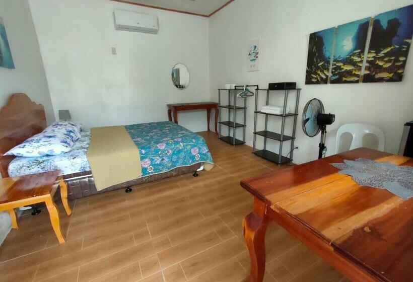 Номер Deluxe Вид на Море Боковой, Moalboal T Breeze Coastal Resort
