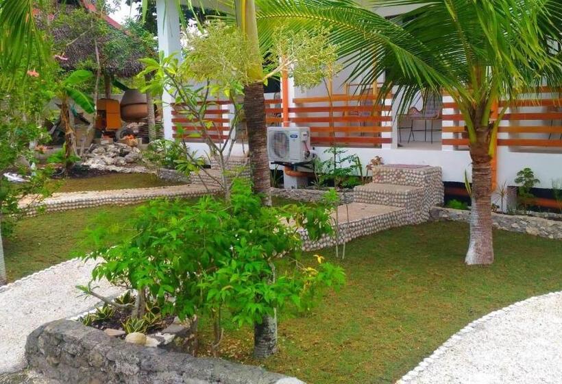 Номер Стандарт Вид на Сад, Moalboal T Breeze Coastal Resort