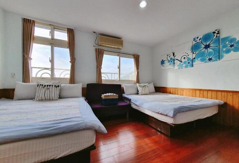 اتاق استاندارد چهار تخته با چشم‌انداز دریا, Ching Yue B&b