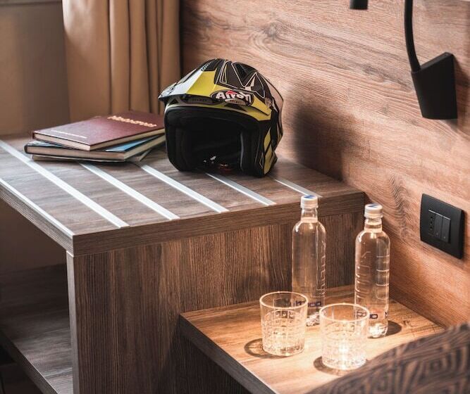 اتاق سوپریور سه تخته, Ciclamino