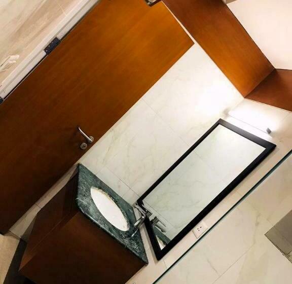 استودیو استاندارد با بالکن, The Grace Residency   Gomtinagar, Lucknow