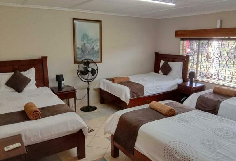 اتاق استاندارد چهار تخته, Room In Villa   Zambezi Family Lodge   Leopard Room