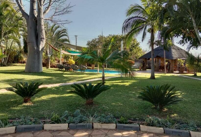 اتاق استاندارد چهار تخته, Room In Villa   Zambezi Family Lodge   Leopard Room