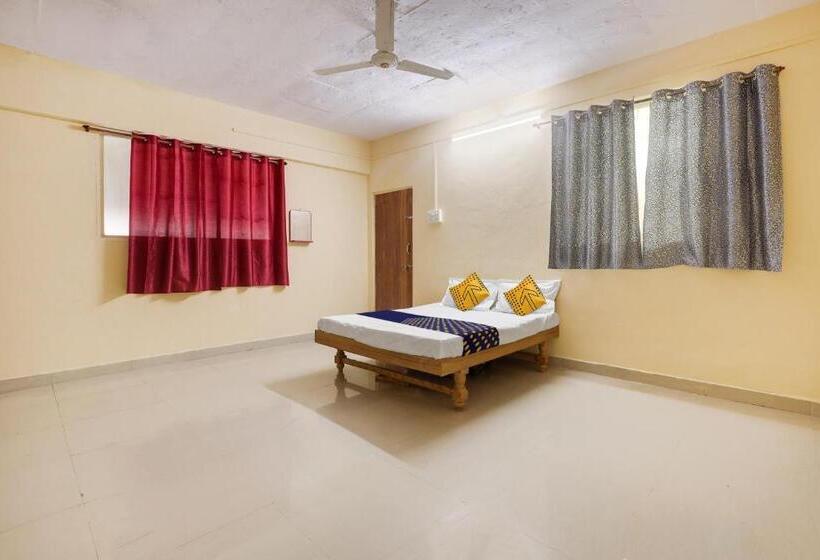 Трехместный Номер Классика, Spot On Hotel Shubham