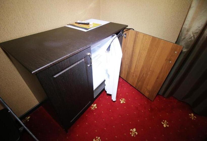سوئیت با بالکن, Dzhanat
