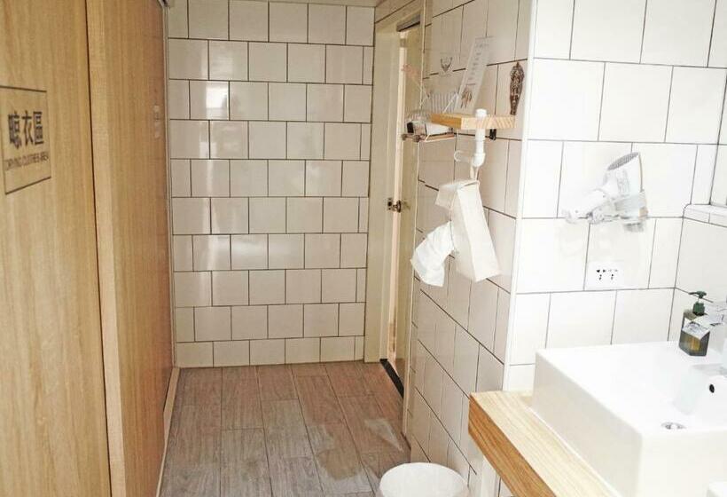 اتاق استاندارد, Paper Plane Hostel