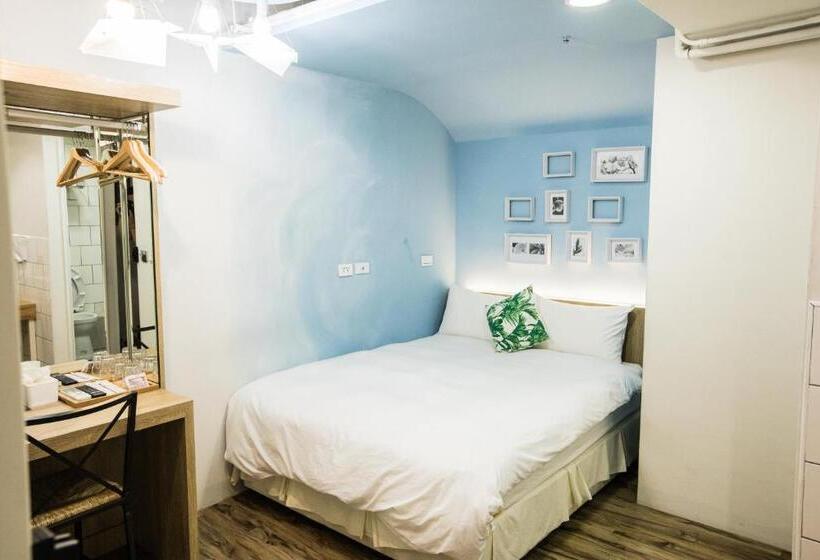 اتاق سوپریور, Paper Plane Hostel