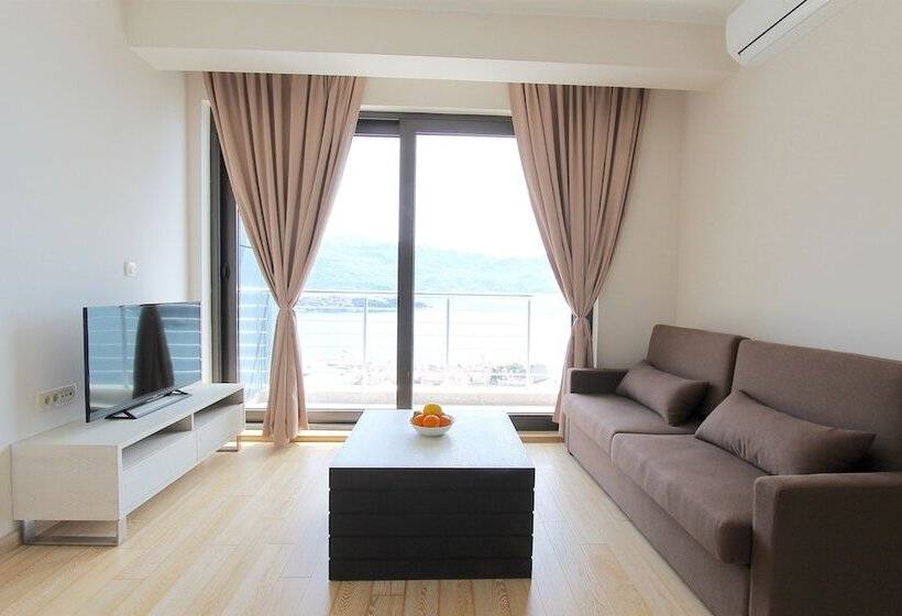آپارتمان کلاسیک 1 خوابه, Apartments Aqua