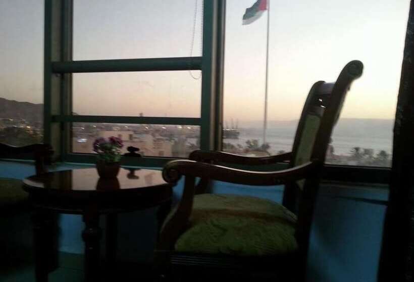 اتاق سه نفره دلوکس با چشم‌انداز دریا, Ahla Tlah Seaview