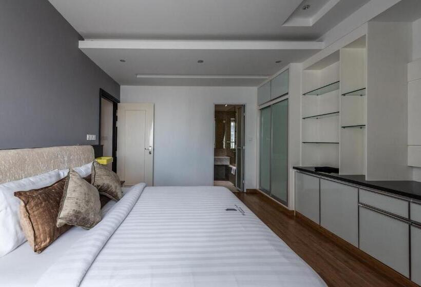 Люкс 2 Спальни, Naki Suites @ Silvertown