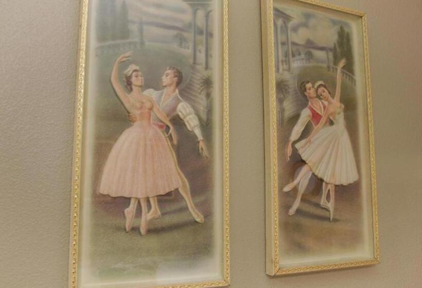 Стандартный Номер Кровать Кинг, Arthur Murray S Motel
