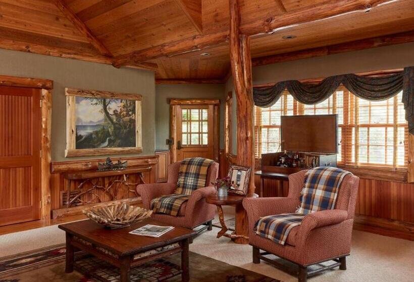 Люкс с Балконом, The Chatwal Lodge    In The Unbound Collection By Hyatt