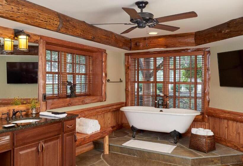 Casa 1 Quarto, The Chatwal Lodge    In The Unbound Collection By Hyatt