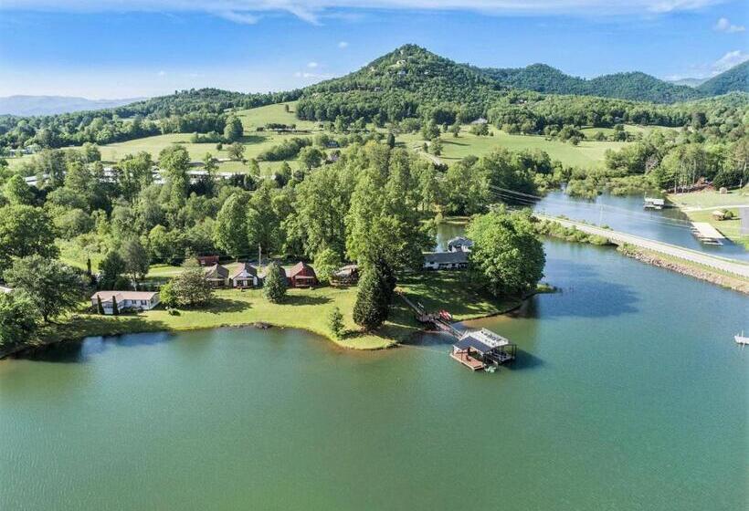 패밀리 룸 산 전망, Tranquille Resort