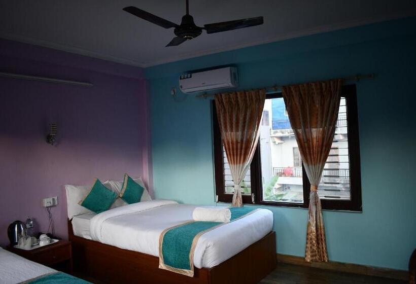 اتاق لوکس خانوادگی, Miracle Pokhara