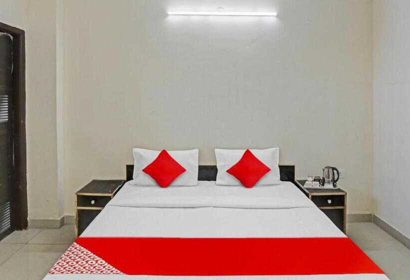 Трехместный Номер Классика, Oyo Flagship Hotel Stay Comfort