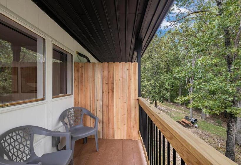 스탠다드 스튜디오 킹침대, The Lofts On Indian Point   Near Silver Dollar City