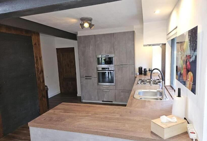 Семейный Номер Deluxe, Guesthouse Max