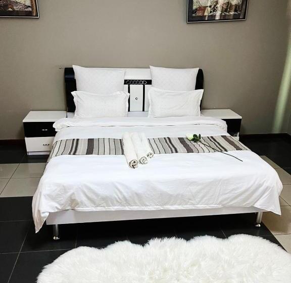اتاق استاندارد با چشم‌انداز استخر, Trmotel