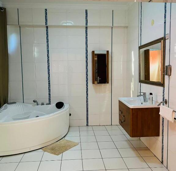 سوئیت پرزیدنت, Trmotel